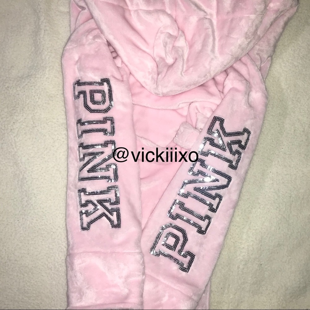 Victoria’s Secret bling robe - Picture 3 of 5